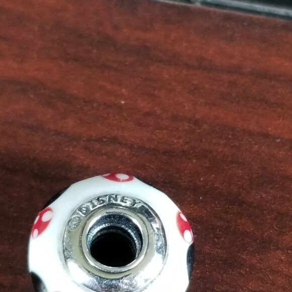 Retired Disney pandora Mureno glass bead charm. - Picture 7 of 7